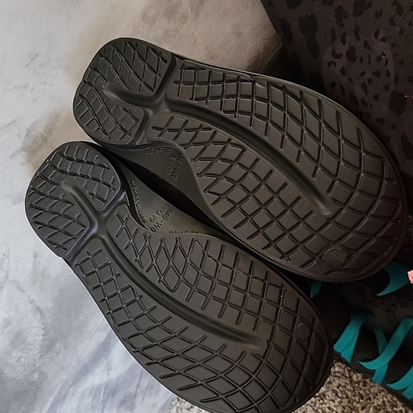 Oofos Recovery Lite Clogs - Picture 4 of 7